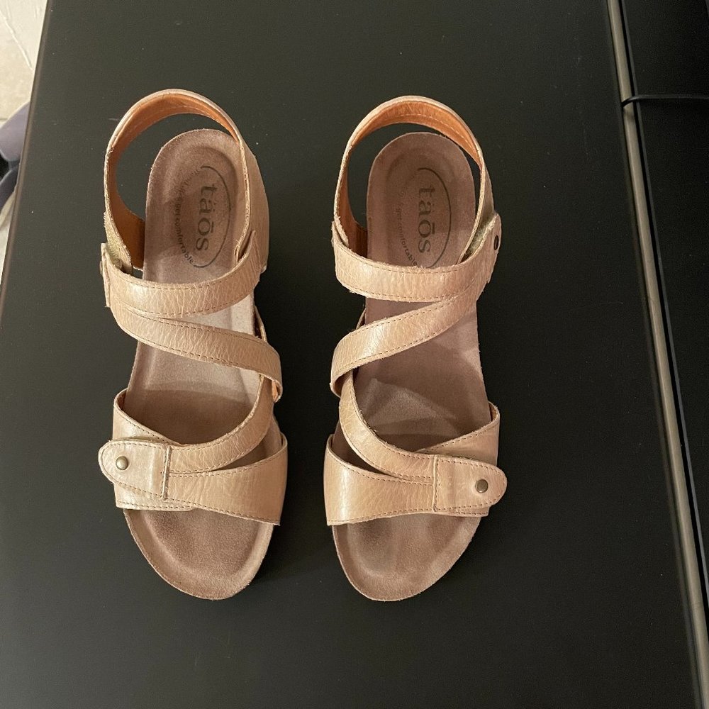 TAOS - Beige Comfort Sandal.  Wedge Heel.  Size 6.5-7 (37)